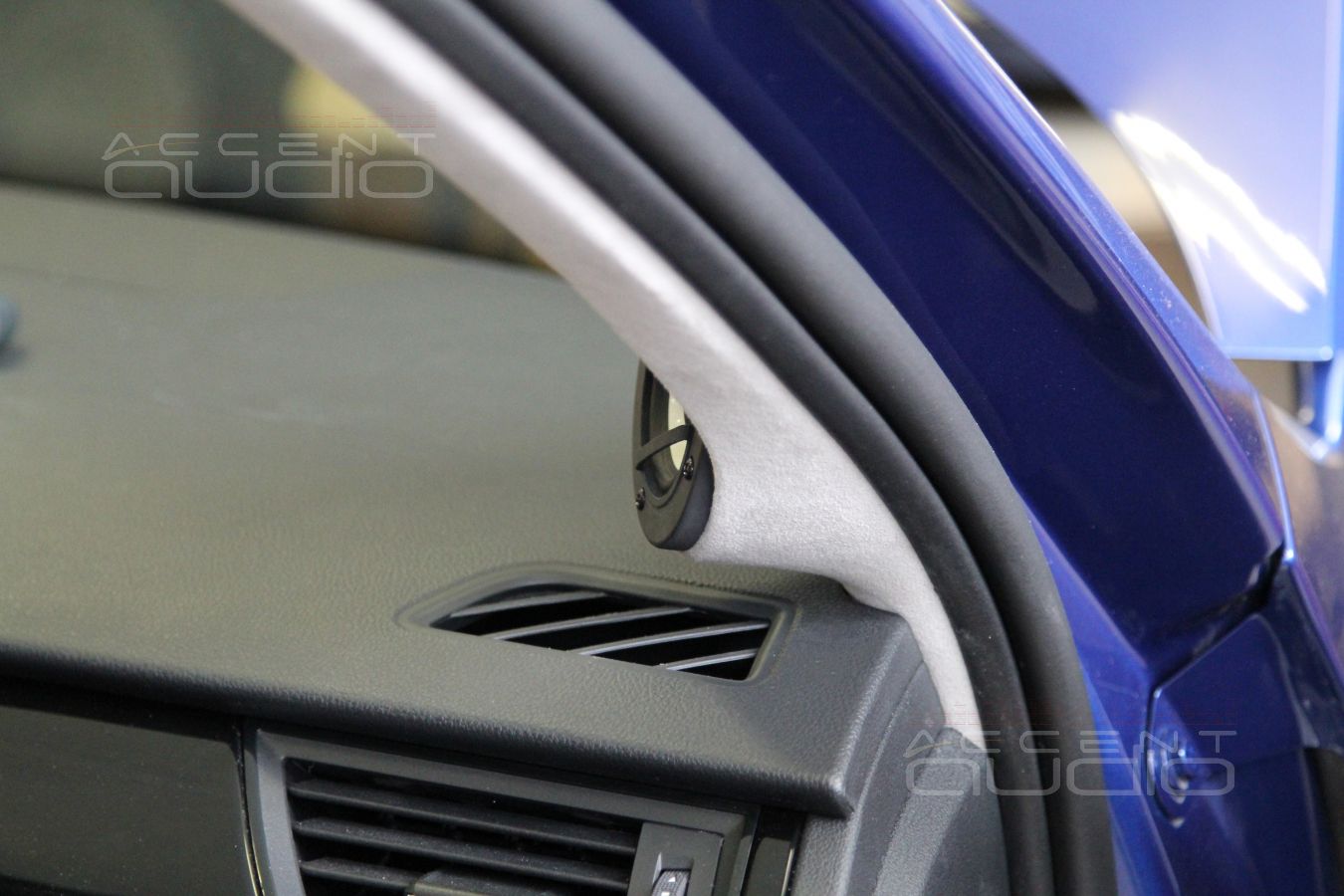 Подиумы под Bewith Reference R 50. Установка СЧ-ВЧ излучателей