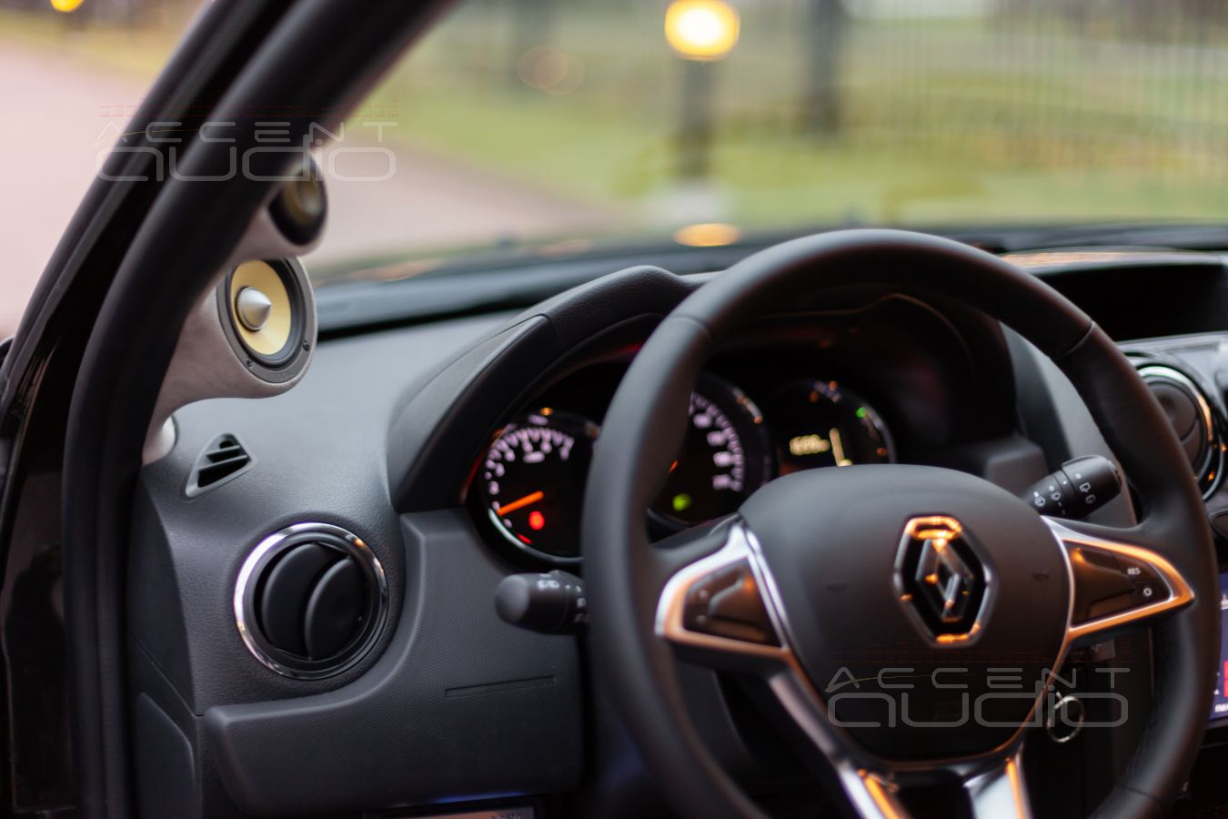 Подиумы для СЧ-ВЧ Focal KX в Renault Duster