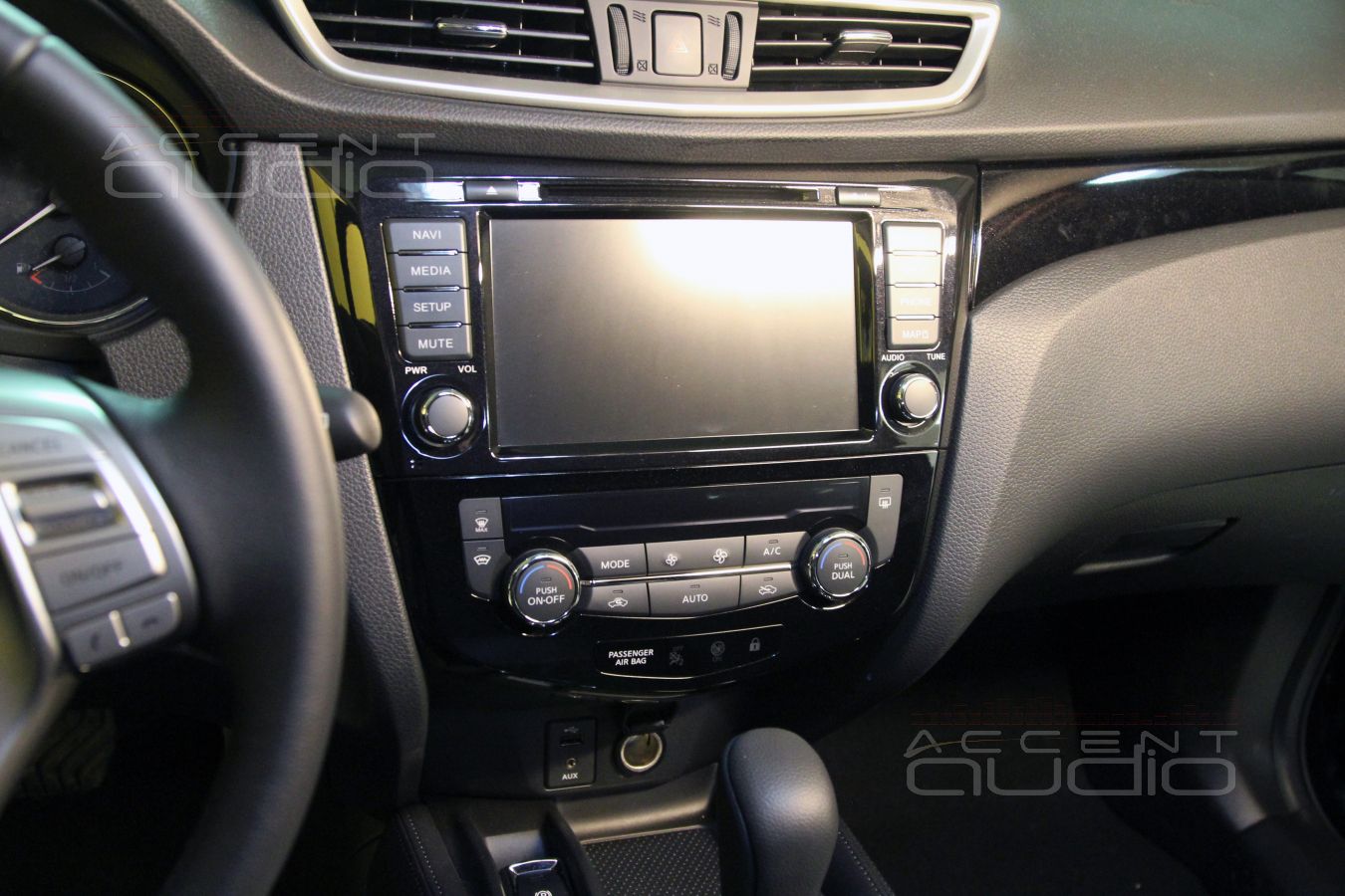 Замена штатной магнитолы в Qashqai на Pioneer AVH-Z5100BT 