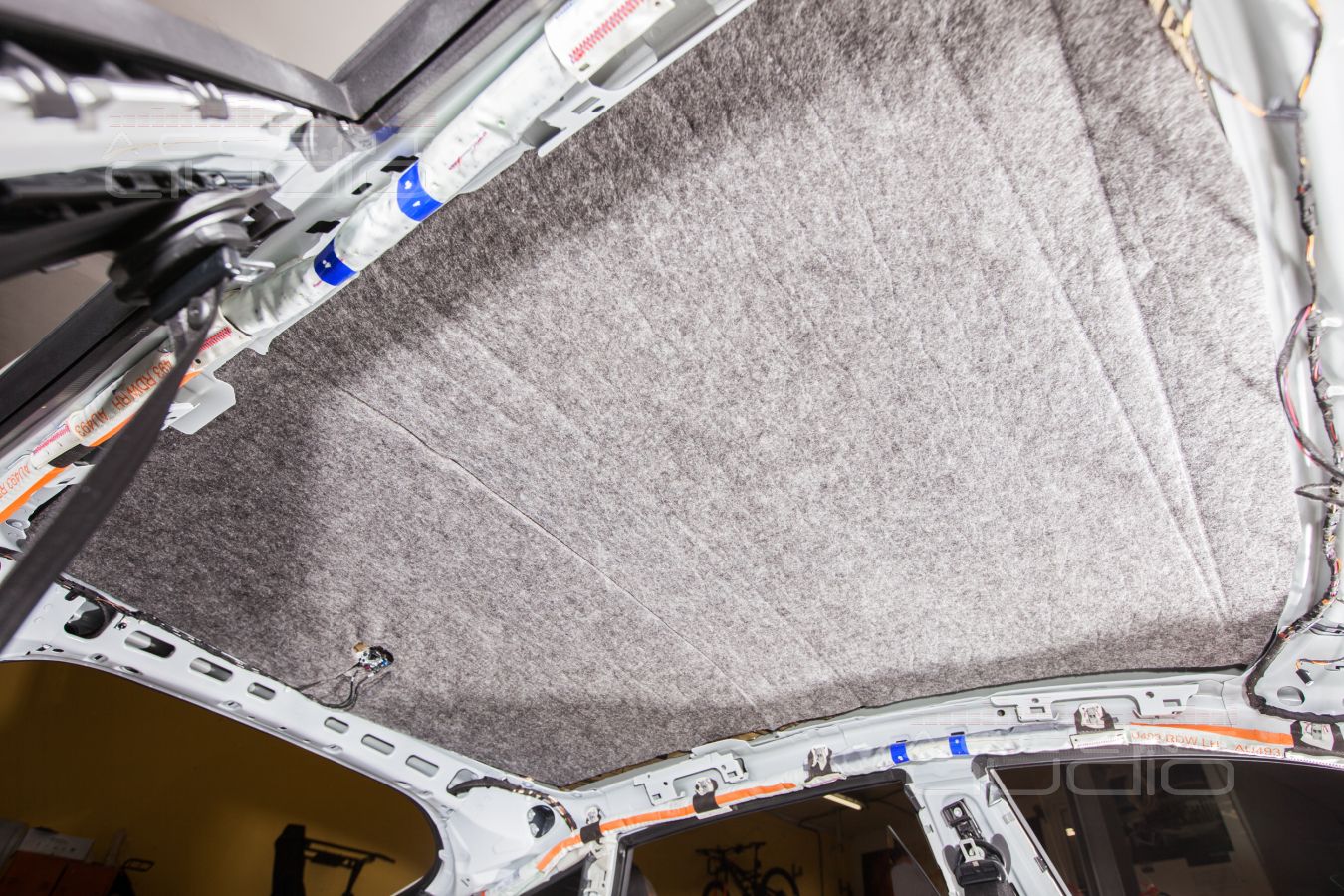 Шумоизоляция Audi A5 – просто фото процесса