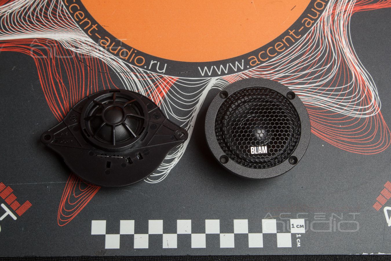 Среднечастотные динамики Blam LFR50 вместо штатных пищалок в Audi A4 Avant 2021