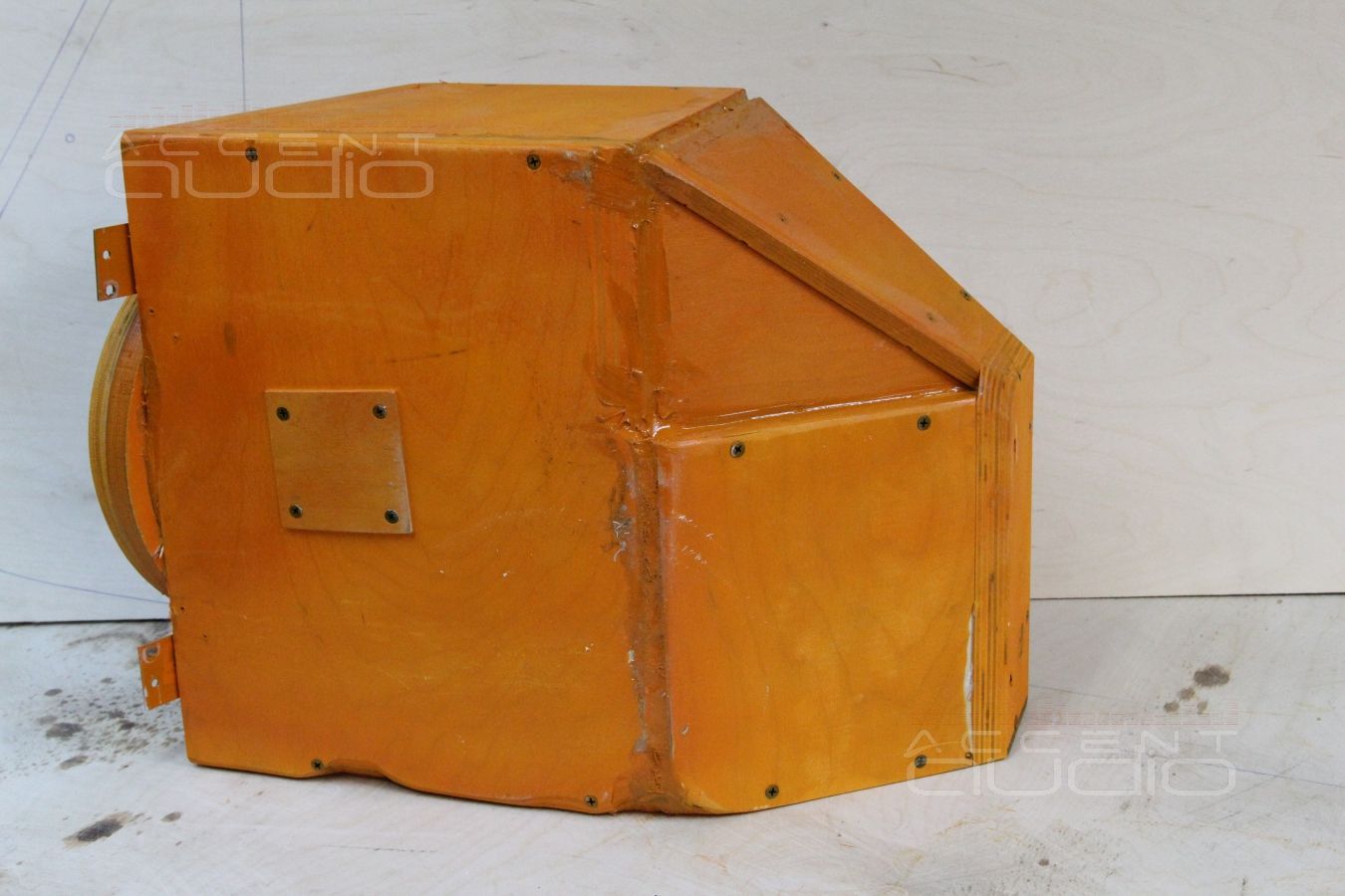 Сабвуфер стелс в Nissan 350Z