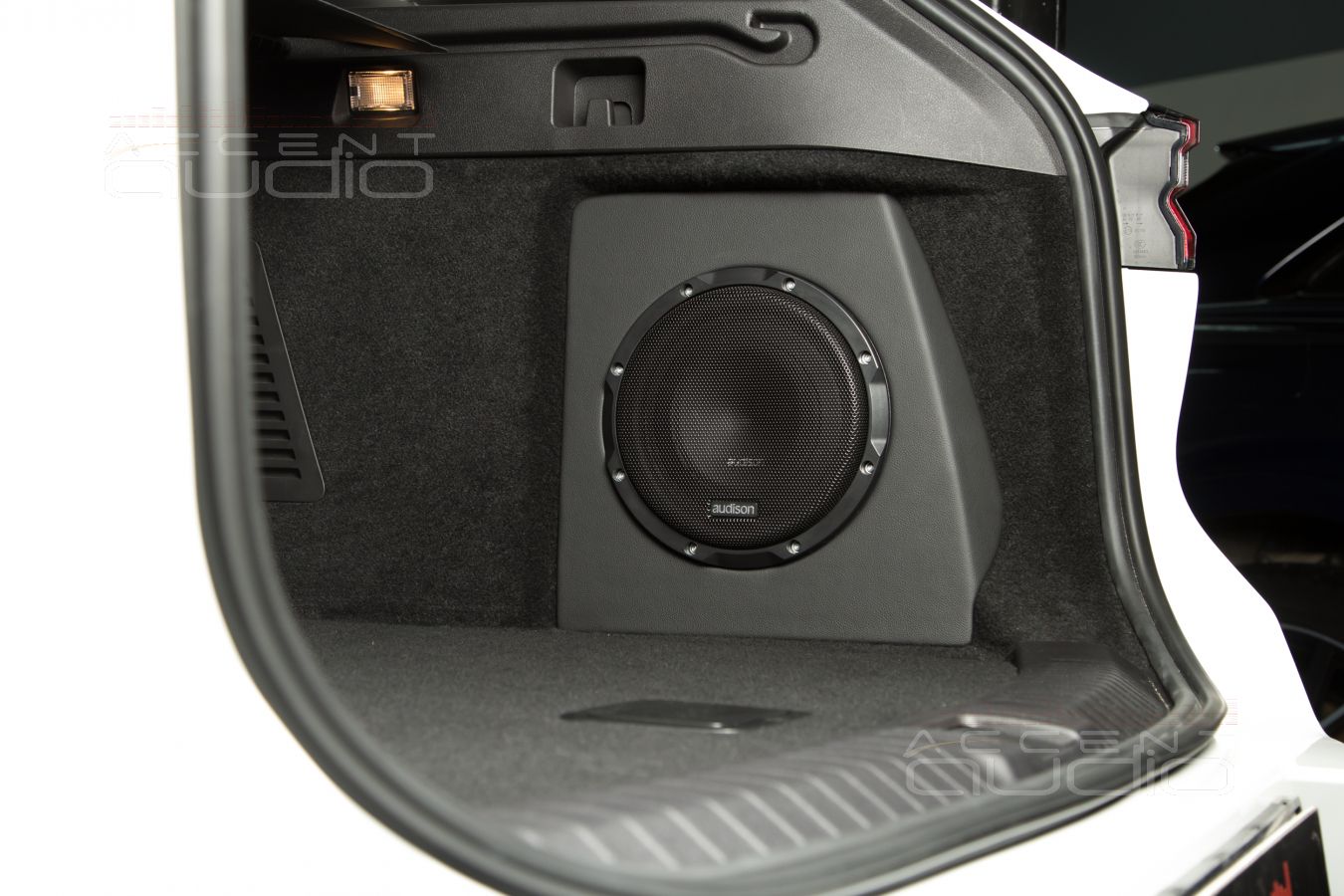 Интеграция сабвуфера в Chery Exceed – стильно и эффективно