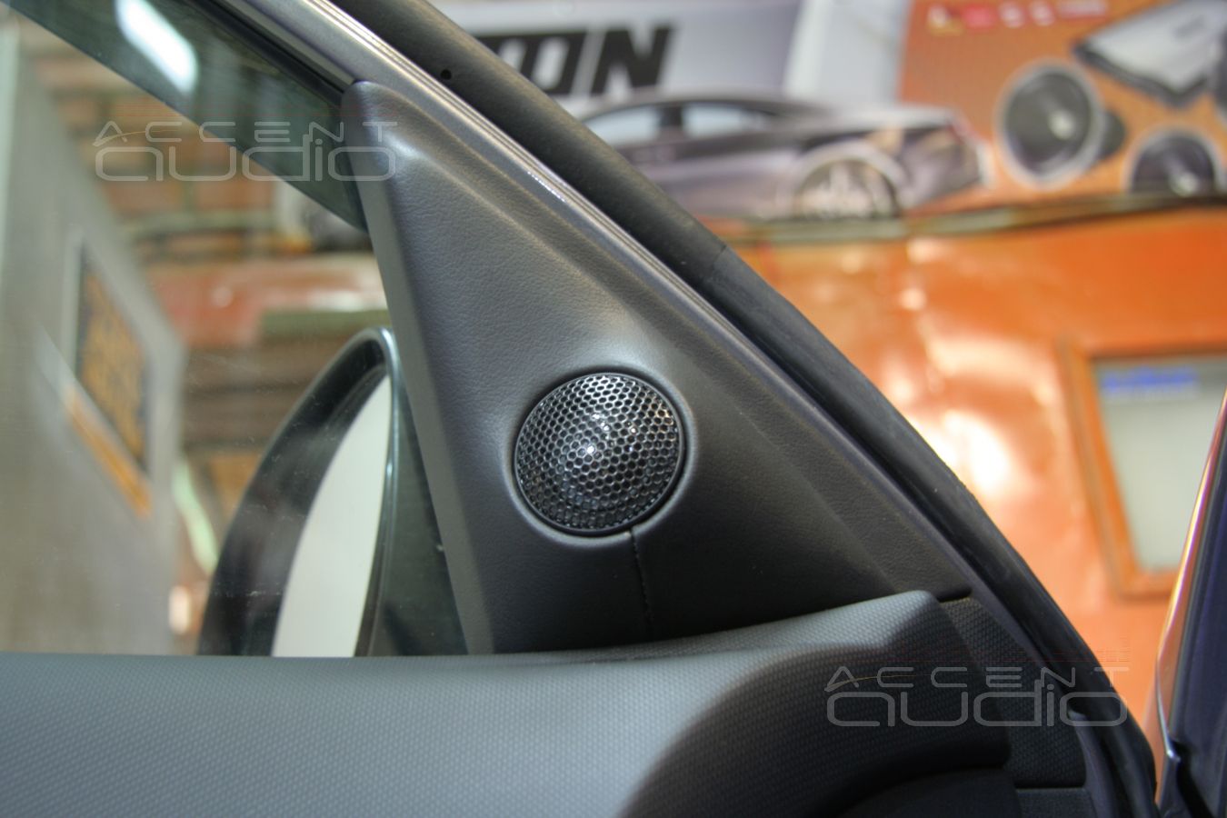Установка фронтальной акустической системы в Hyundai i30