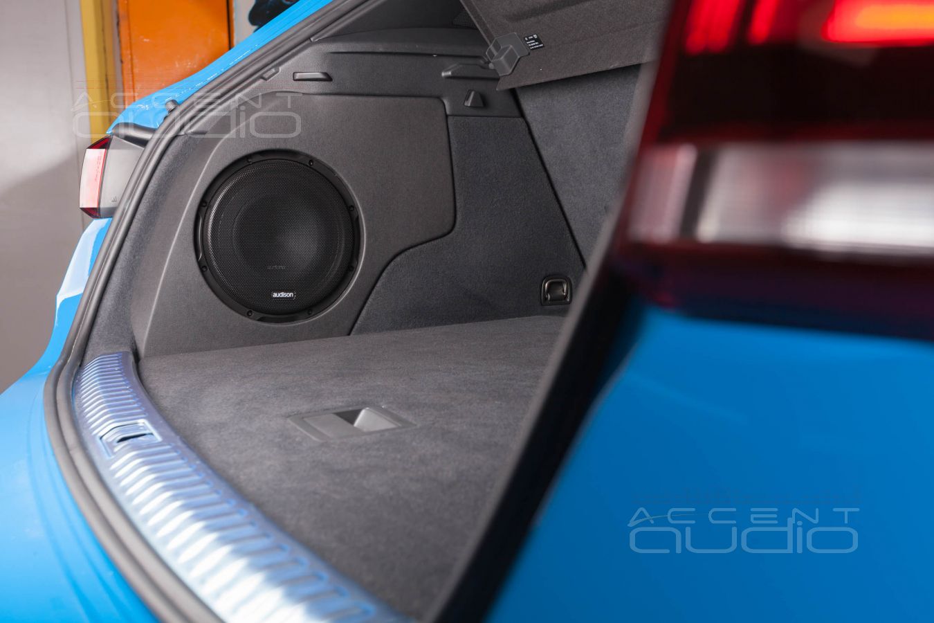 Сабвуфер-стелс специально для нового Audi A3