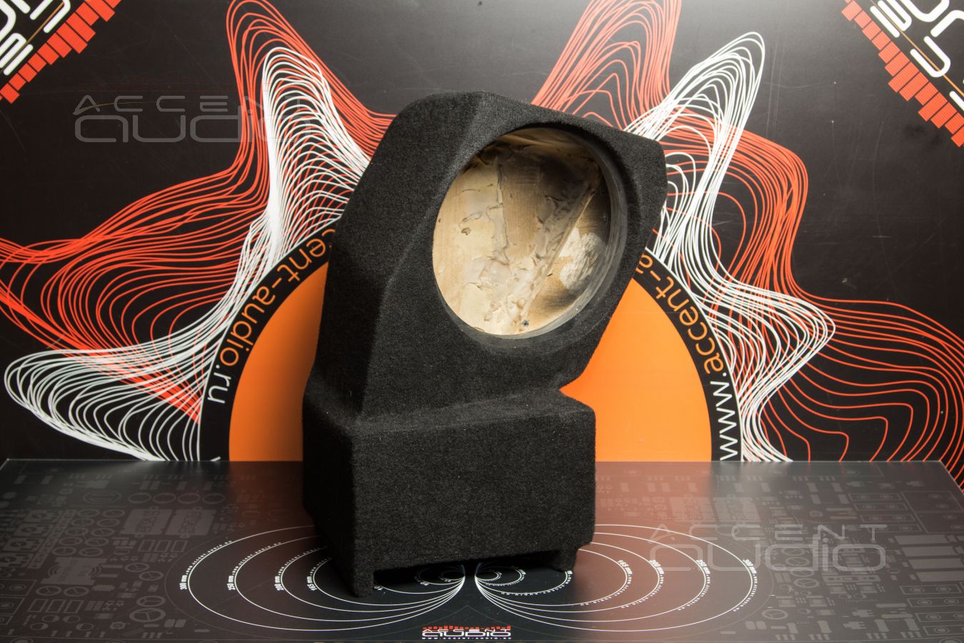 Модный сабвуфер Dego для Mercedes GLE – полная интеграция