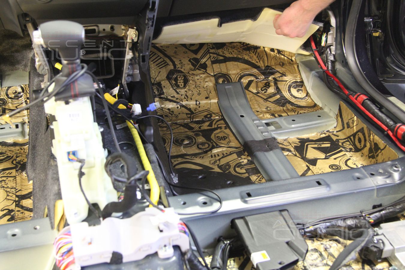 Прокладка проводки Klotz 425 & TchernovAudio