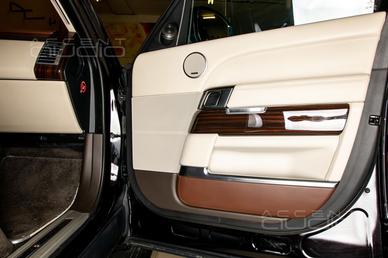 Аудиоподготовка передних дверей RangeRover и установка акустики Brax