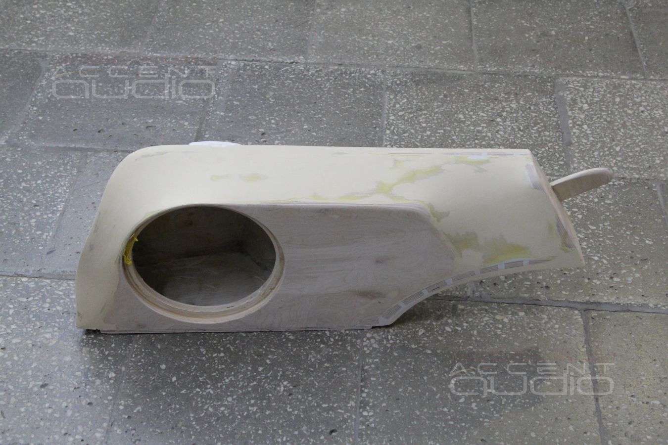 Встроенный сабвуфер стелс с Nissan X-Trail