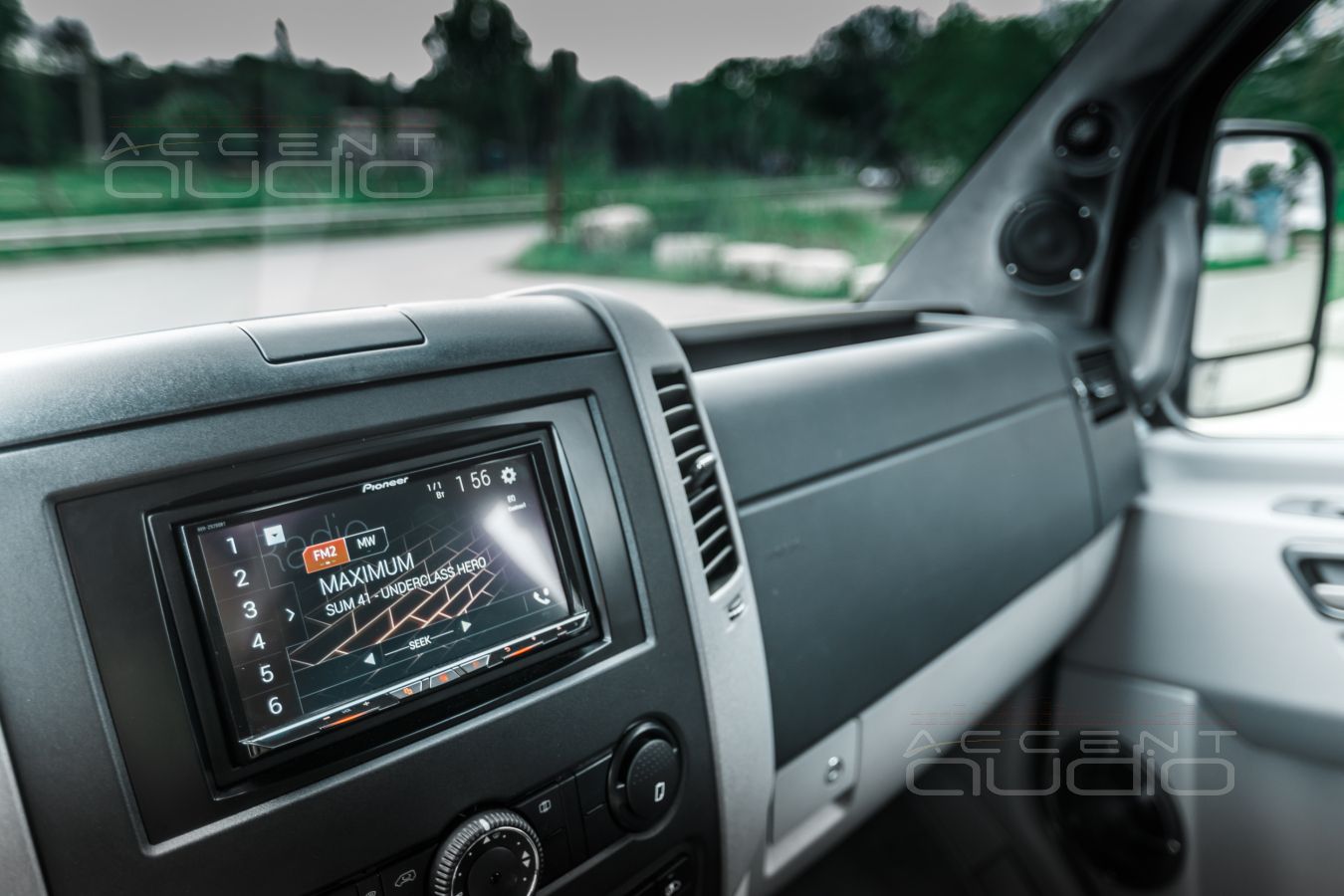 Новая магнитола Pioneer AVH-Z9200BT в Mercedes-Benz Sprinter CS-Reisemobile