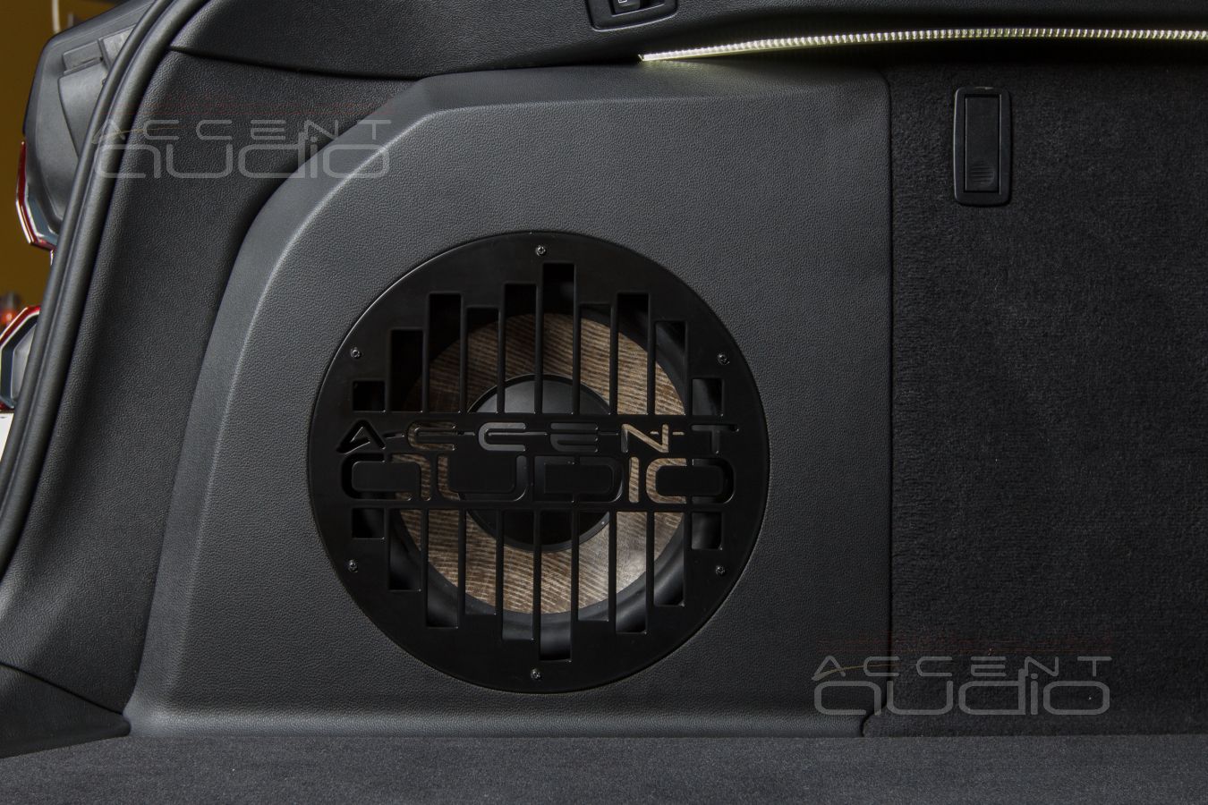 Сабвуфер-стелс – искусство снаружи, правильный бас изнутри