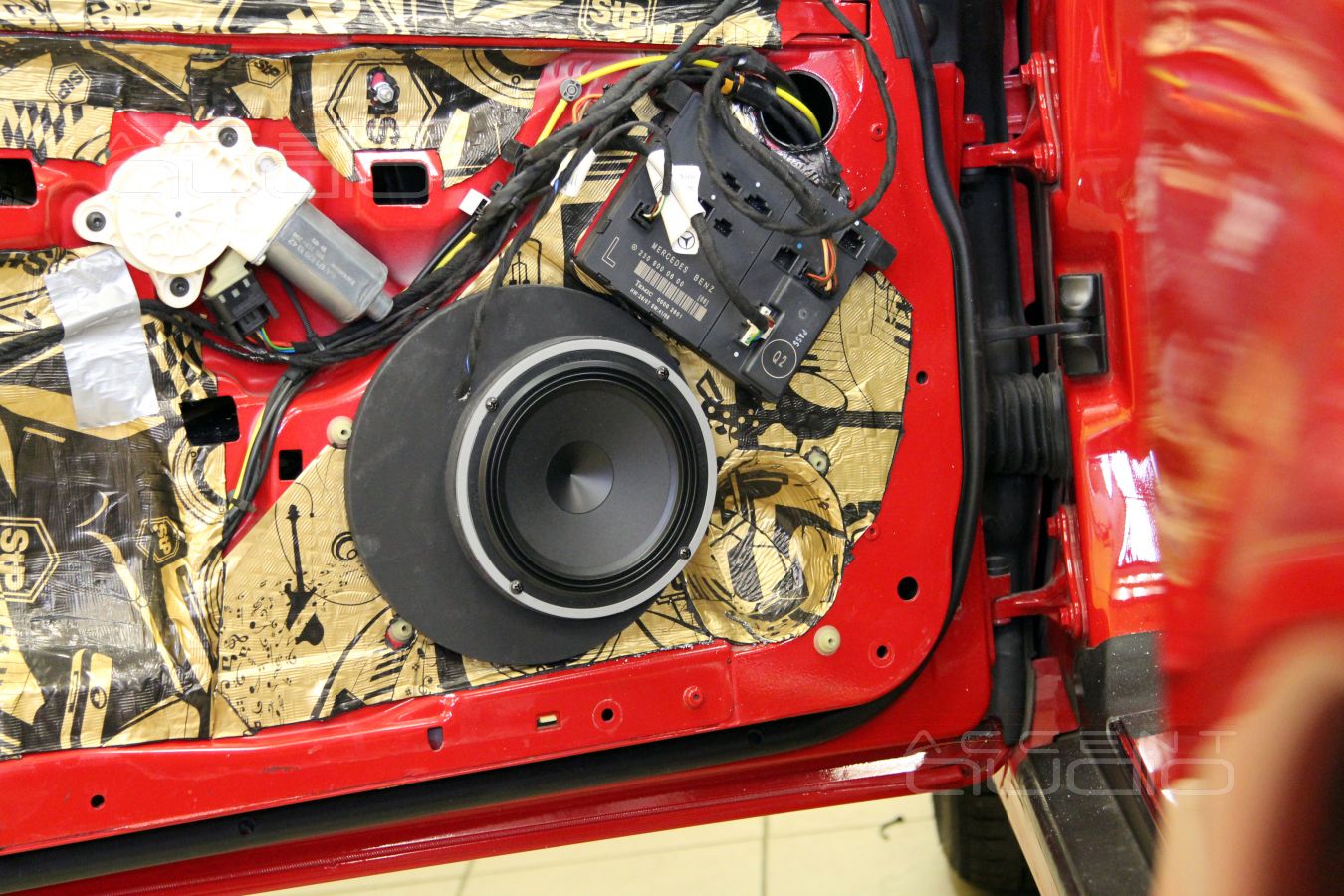 Выбор и установка акустики для Mercedes-Benz SL350