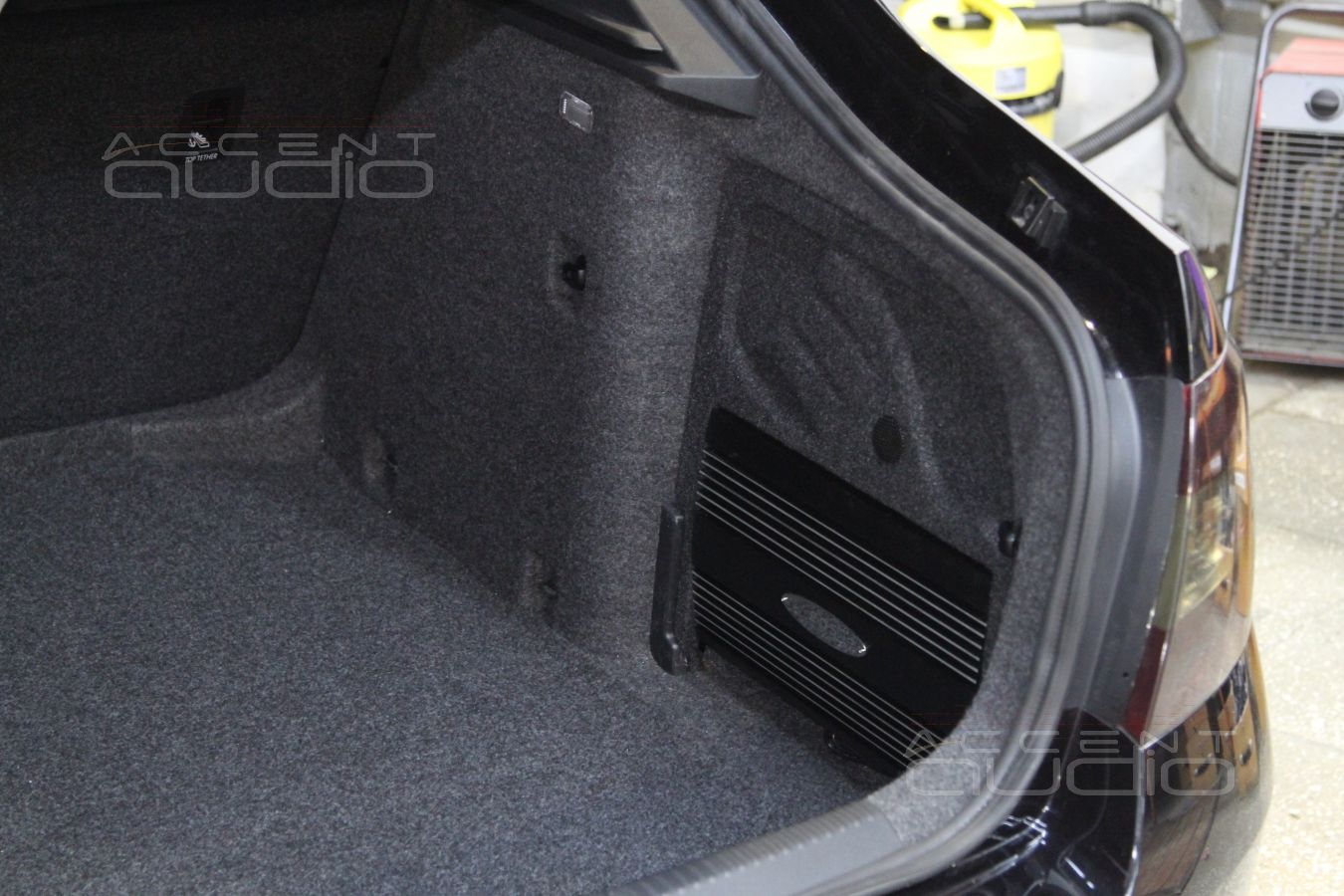 Установка усилителей и процессора в Skoda Octavia 3