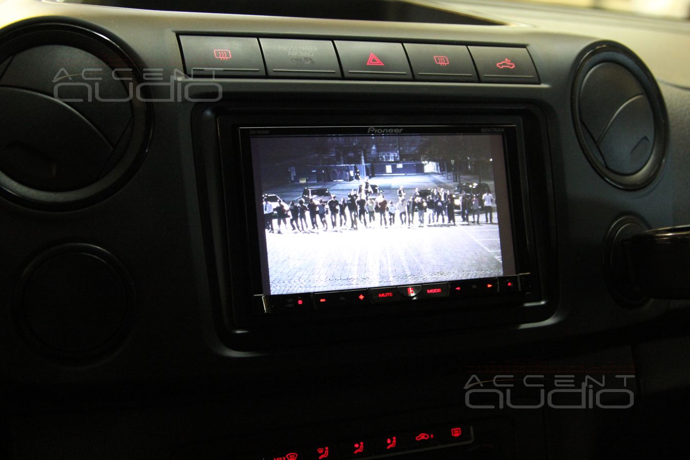 Лучшая мультимедиа станция Pioneer AVH-P8400BT в Volkswagen Amarok