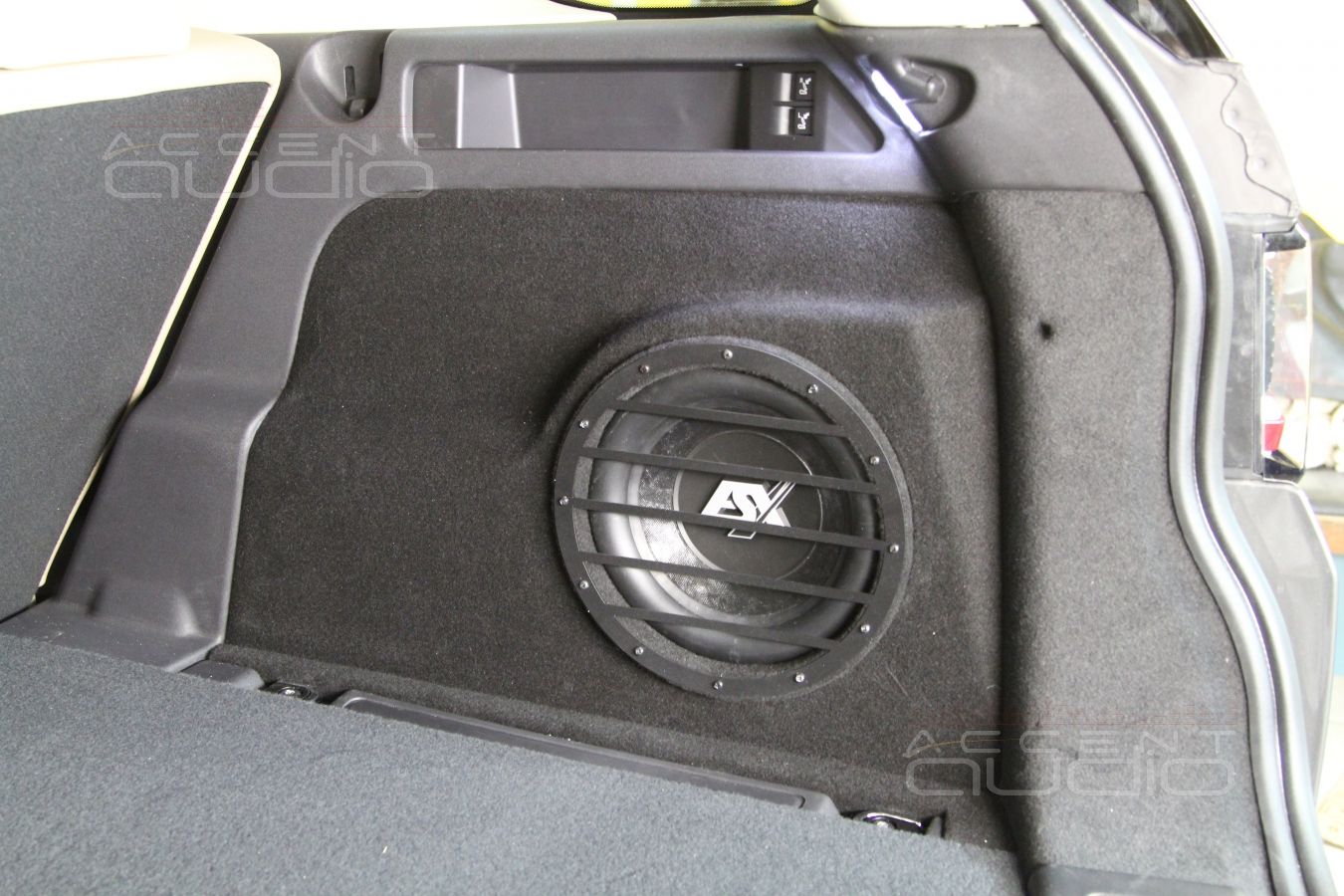 Выбор компонентов аудиосистемы в LandRover Discovery Sport