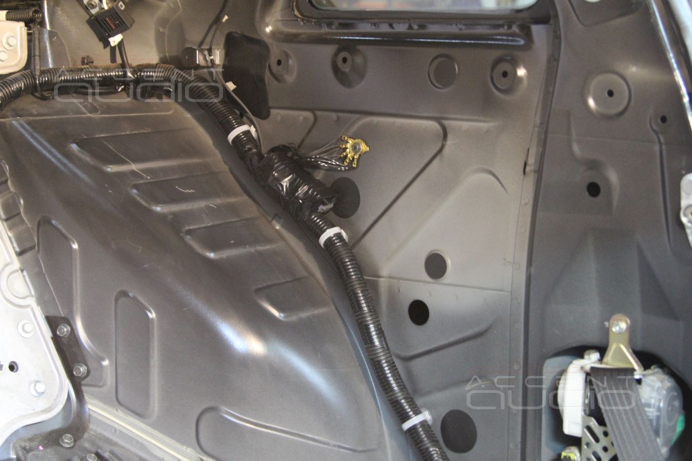 Nissan GT-R - теперь не самый шумный. Полная шумоизоляция.