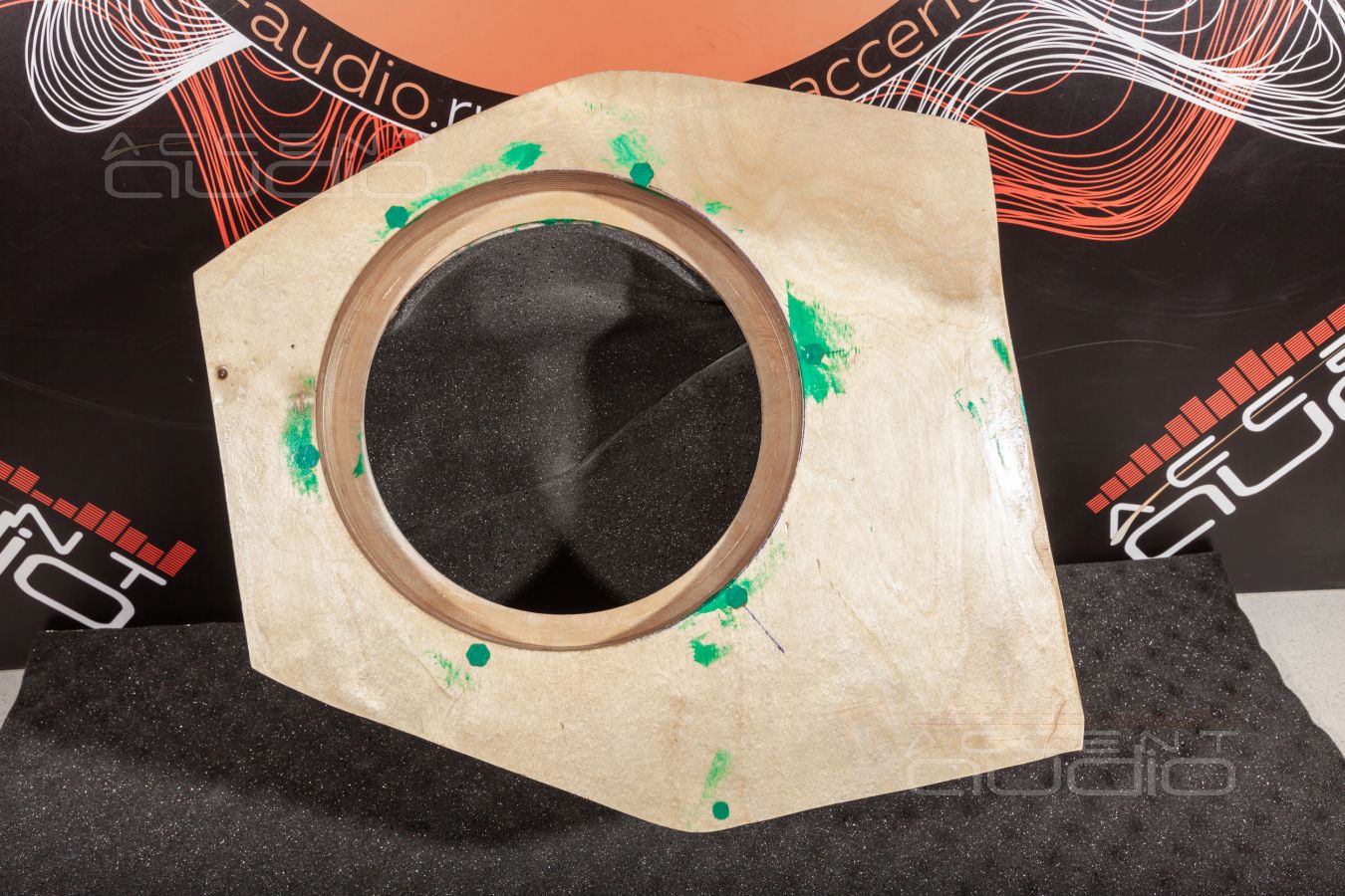 Новая форма для нового Mitsubishi Pajero Sport: интеграция сабвуфера Focal