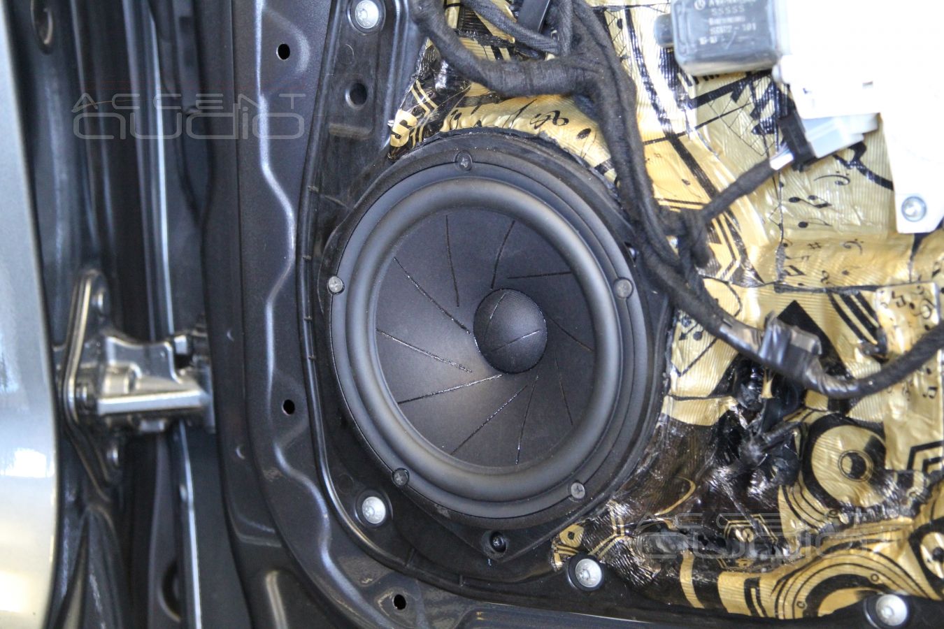 Простая установка мидбасов Scan-Speak Revelator 18W/4531G00