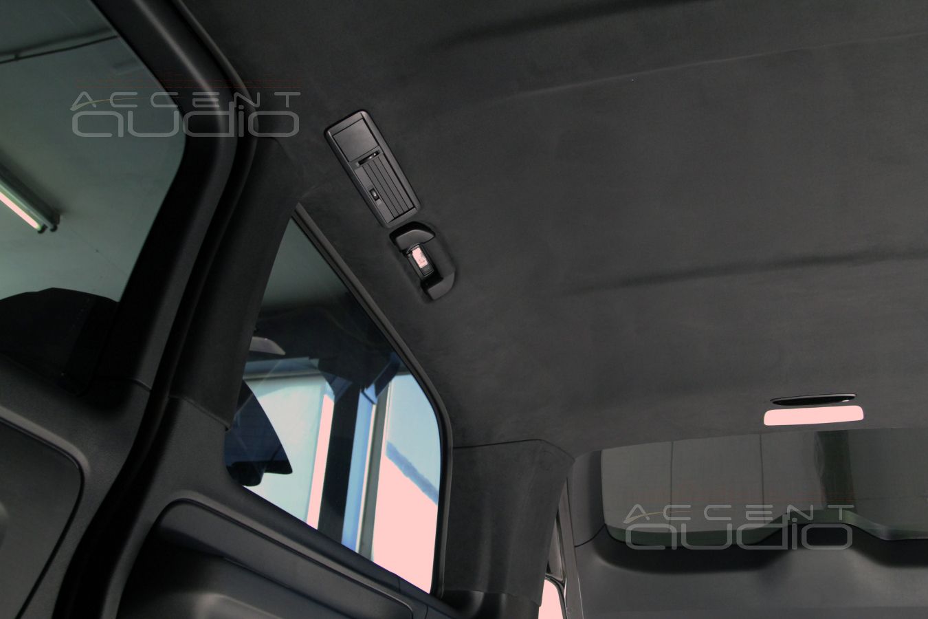 Перетяжка потолка в черную альканатру