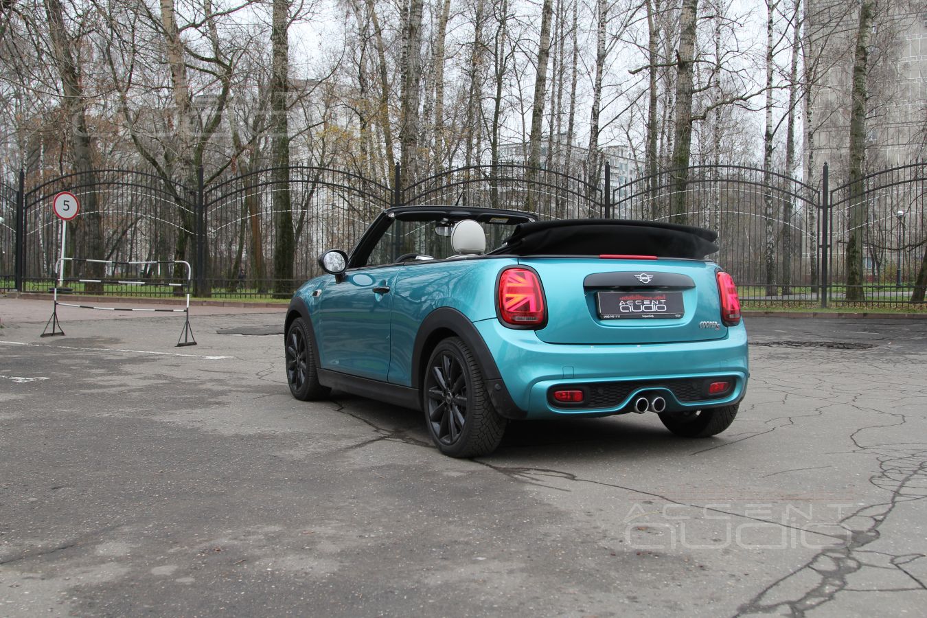 Не только динамики и усилители, но ещё и точная настройка компонентов: новое звучание Mini Cooper S