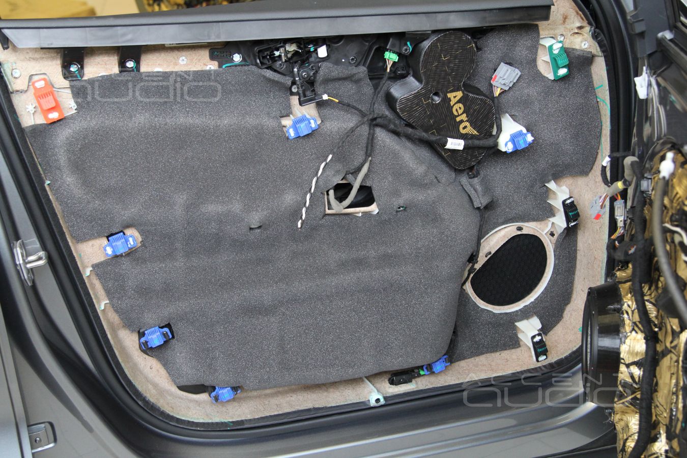 Сборка и установка: Brax ML3 и Focal Utopia в дверях Volvo XC60