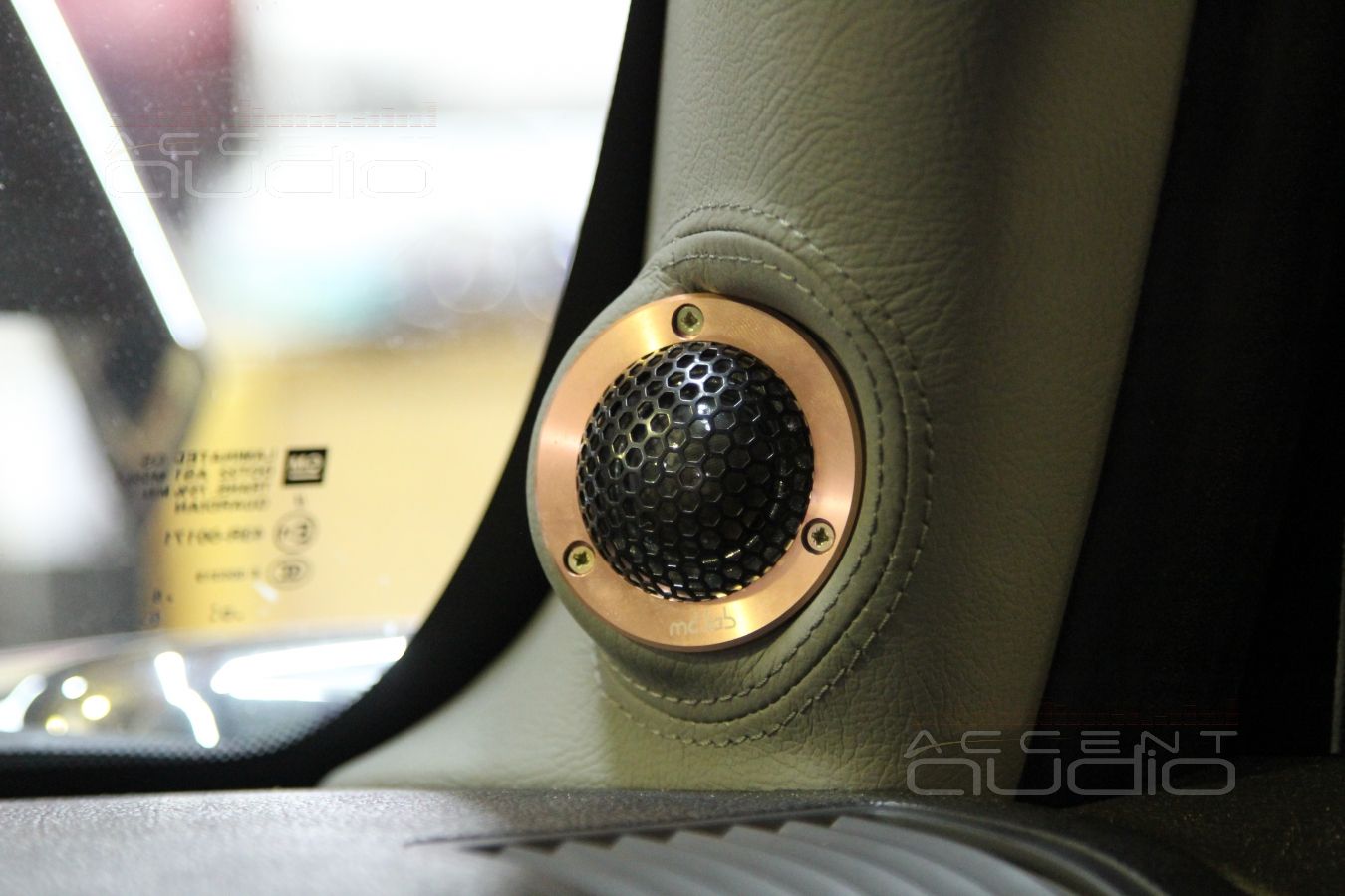 Установка твитеров в стойки Hummer H3