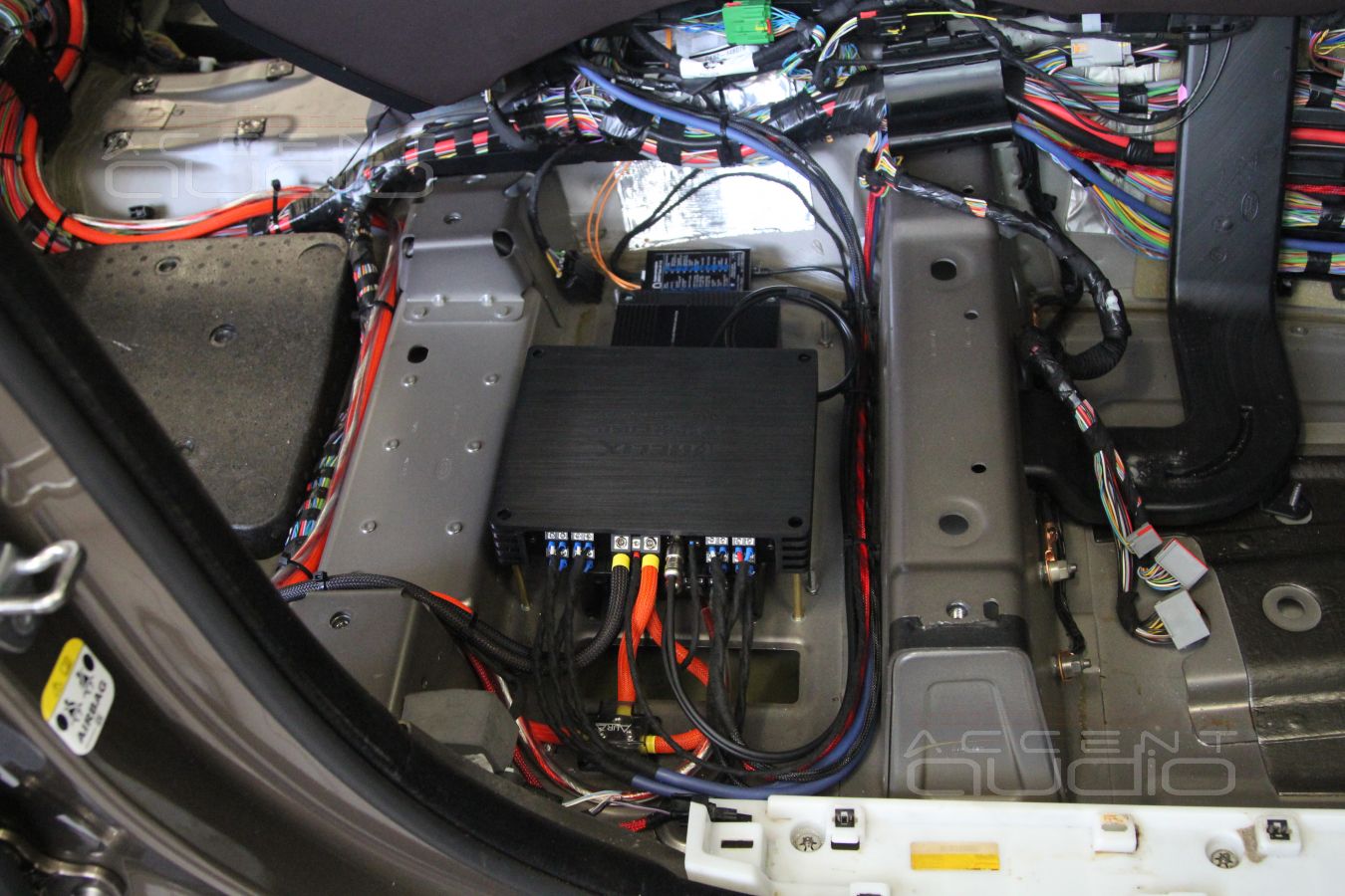 Выбор и установка усилителей в RangeRover Sport