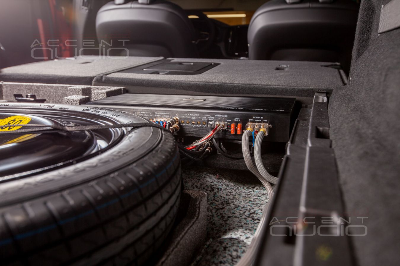 Разместить гиганта: установка пятиканального усилителя в Volvo XC60