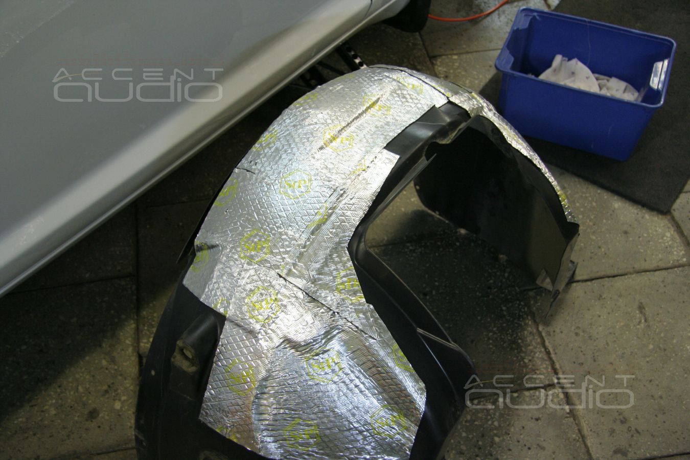 Шумоизоляция колесных арок на Jaguar XF