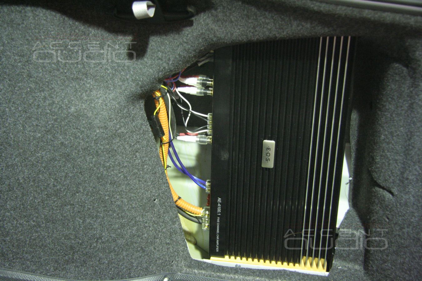 Установка усилителя и процессора в SKODA Octavia