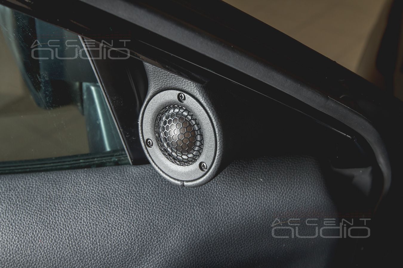 Идеальная установка высокочастотных динамиков в RAV4 – лучше, чем штатно