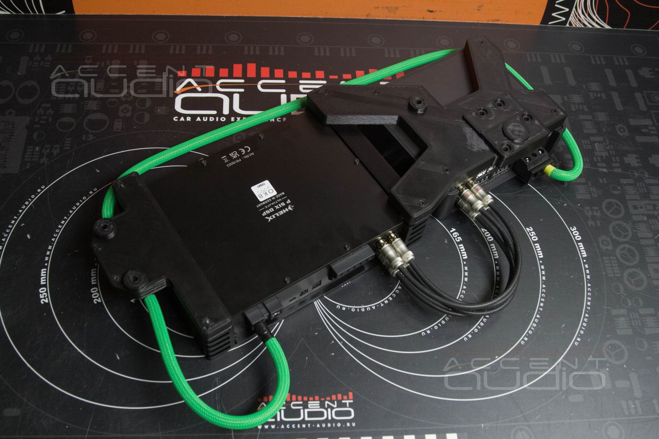 Лучше заводского: изящный, технологичный монтаж усилителей в Audi SQ8