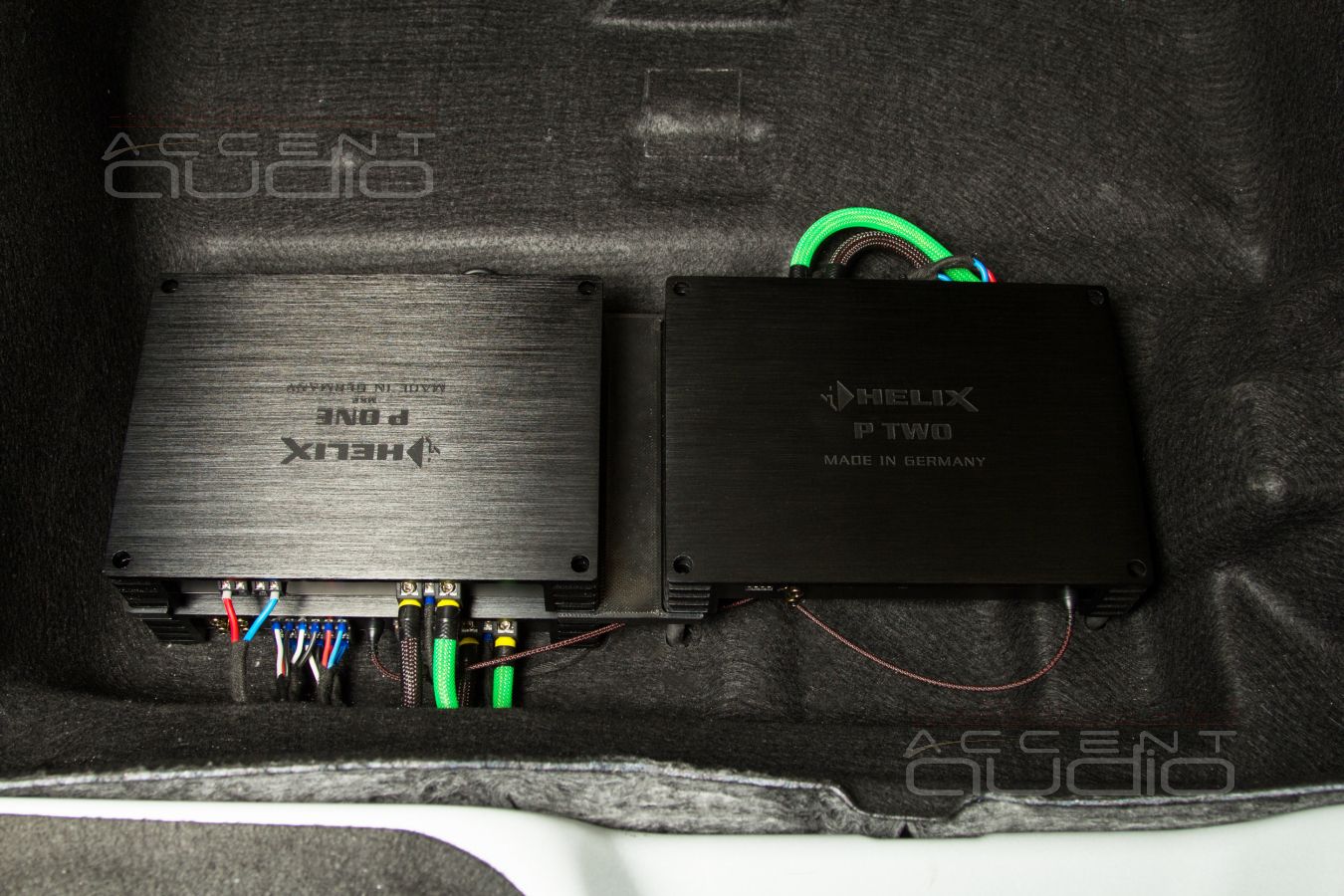 Решение: заводской и скрытый монтаж усилителей Helix в Mercedes GLE 2023