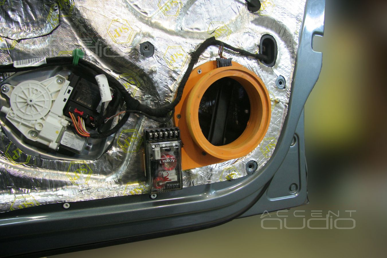 Особенности установки акустики в Volkswagen Jetta