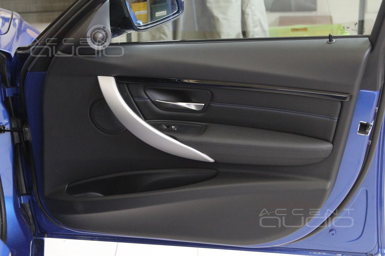 Установка среднечастотников E.O.S MD-75 в штатные места BMW F30