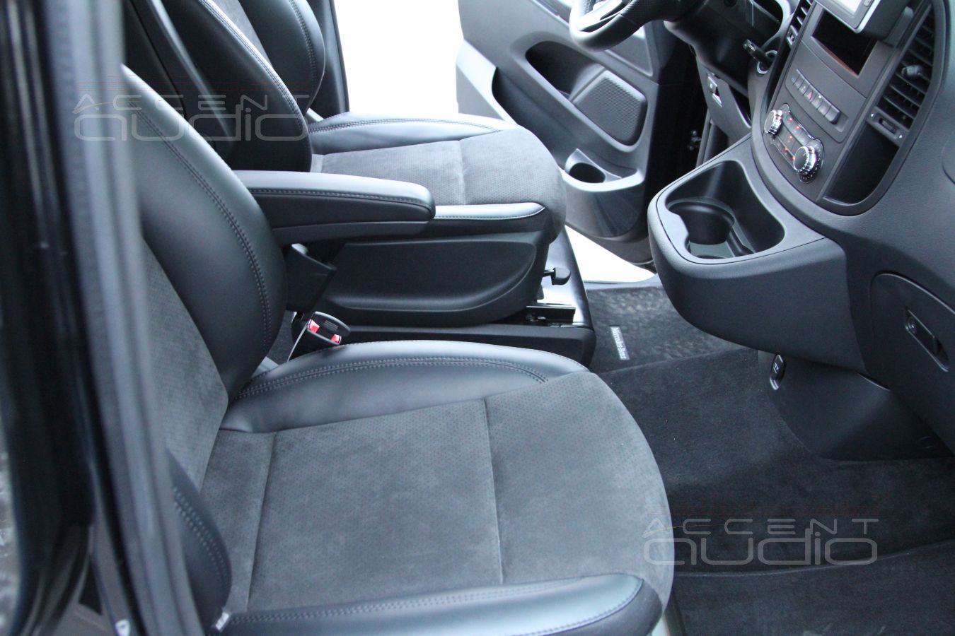 Перетяжка сидений – Alcantara 8230-9002S2