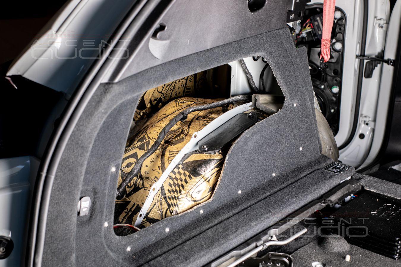 Hi-End на D классе в Porsche Cayenne: как это играет ?