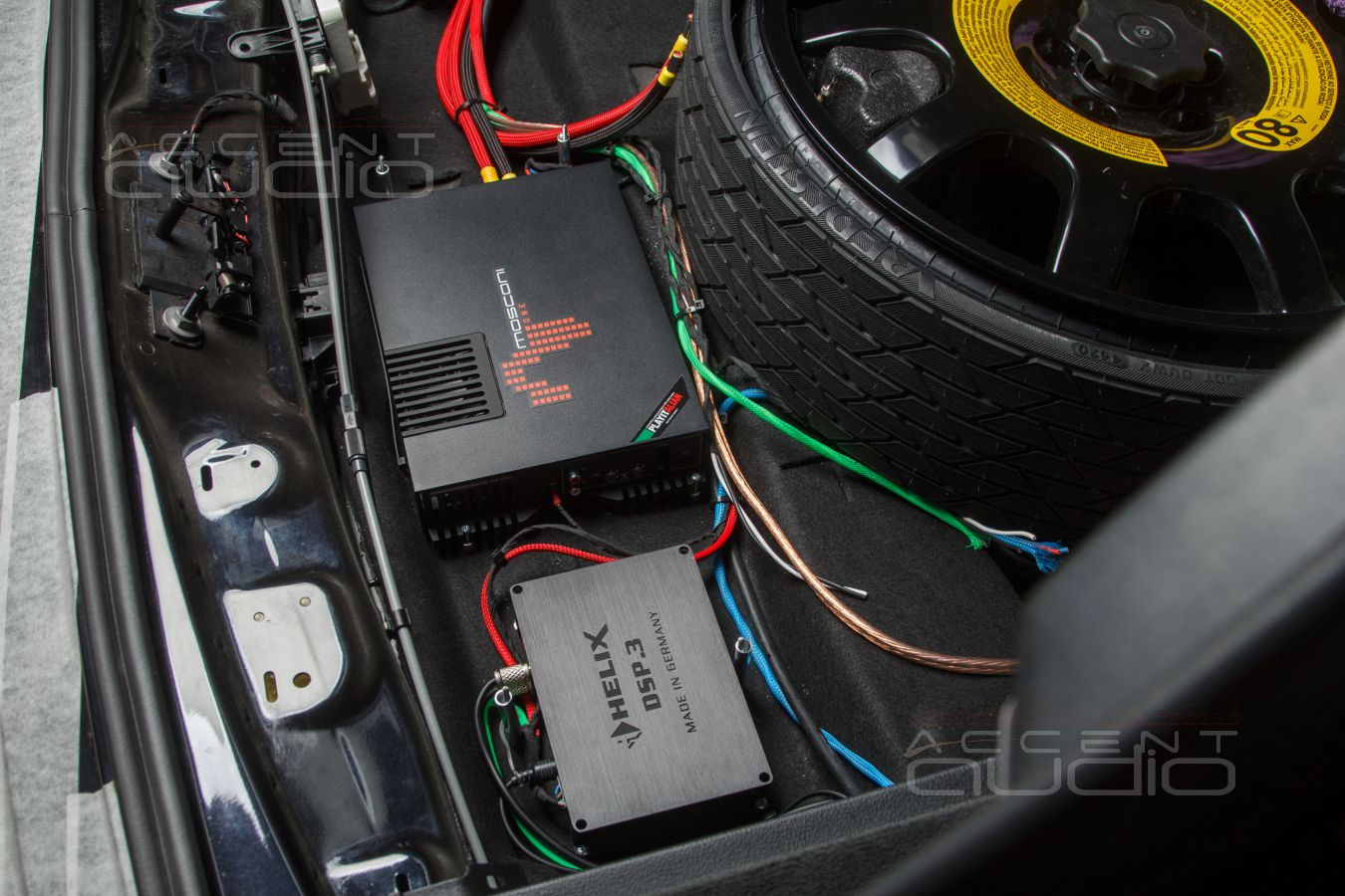 Установка усилителей и аудиопроцессора в Audi SQ7