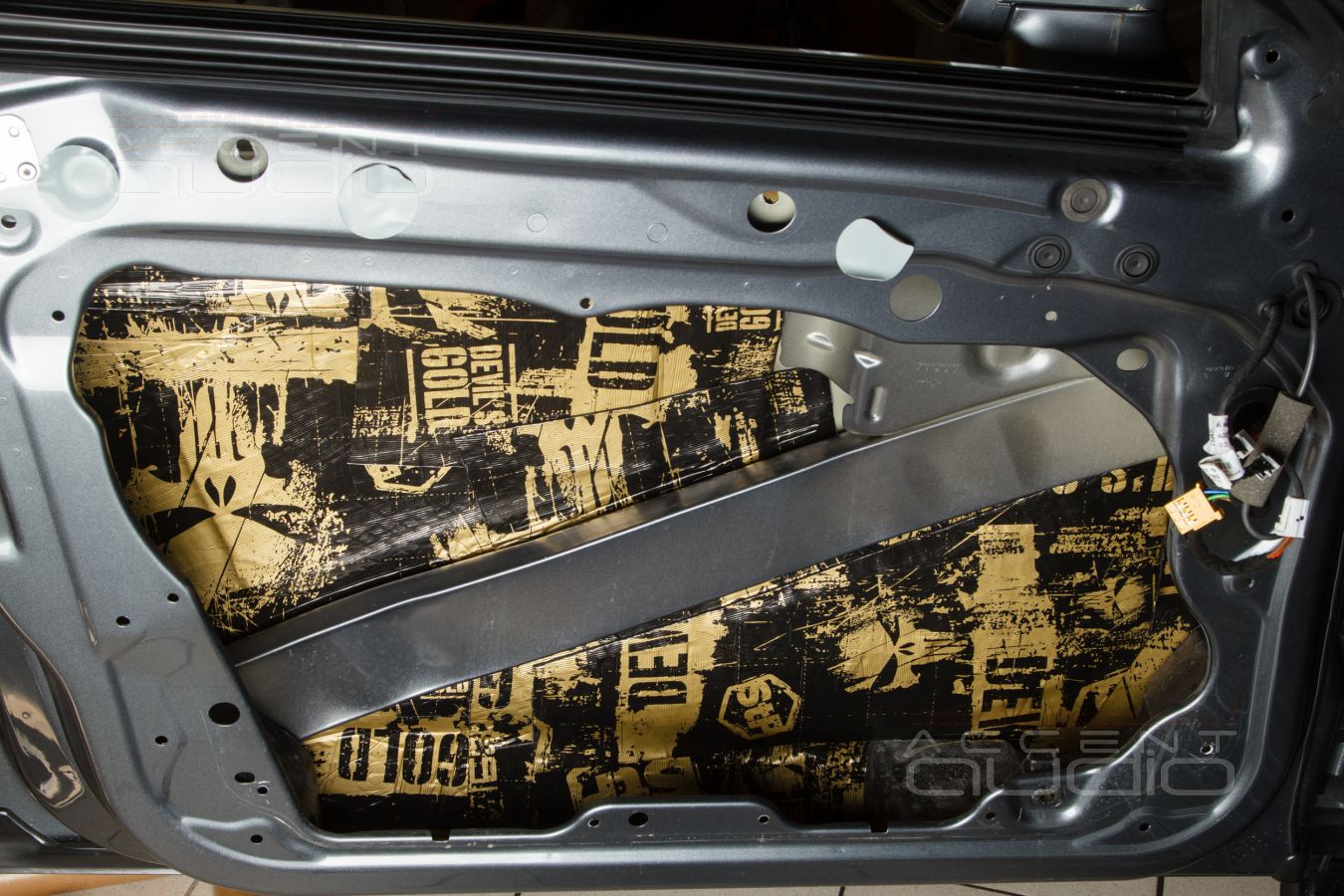 Аудиоподготовка дверей Mercedes CLS и установка акустики Brax и Focal