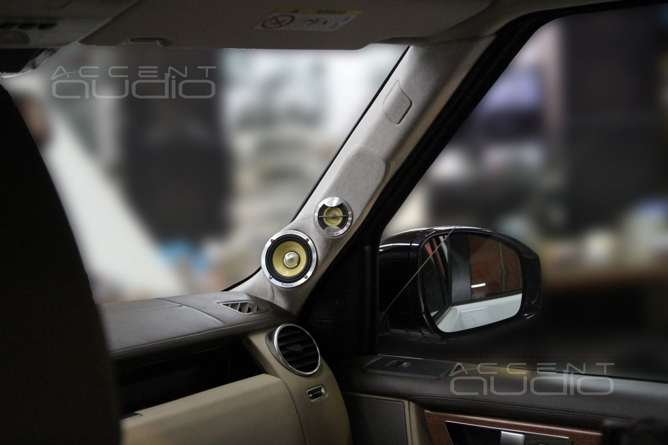 Установка акустики в Range Rover Discovery: изготовление подиумов