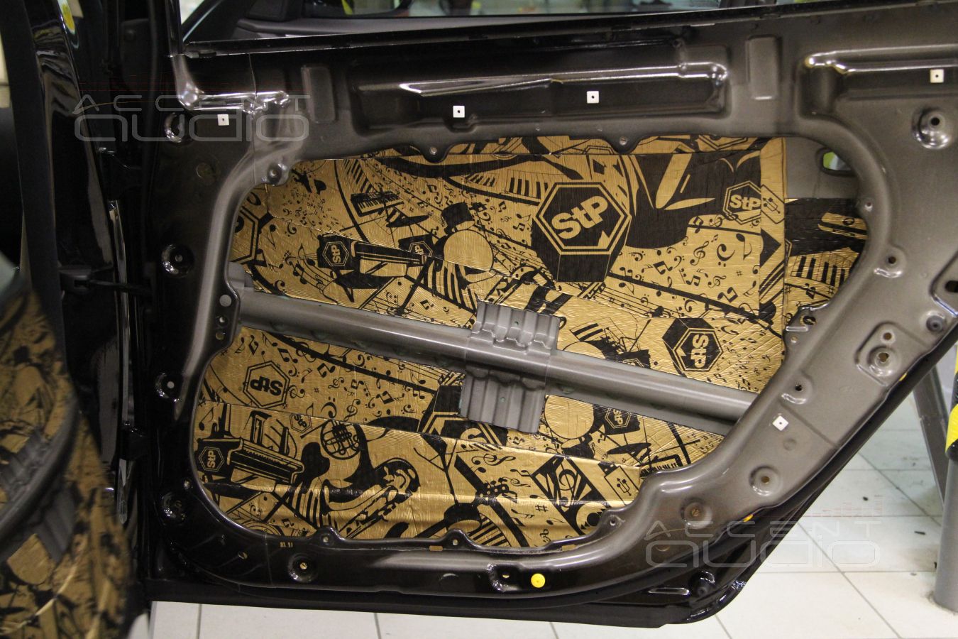 Аудиоподготовка дверей и установка Morel Elate Titanium MW6