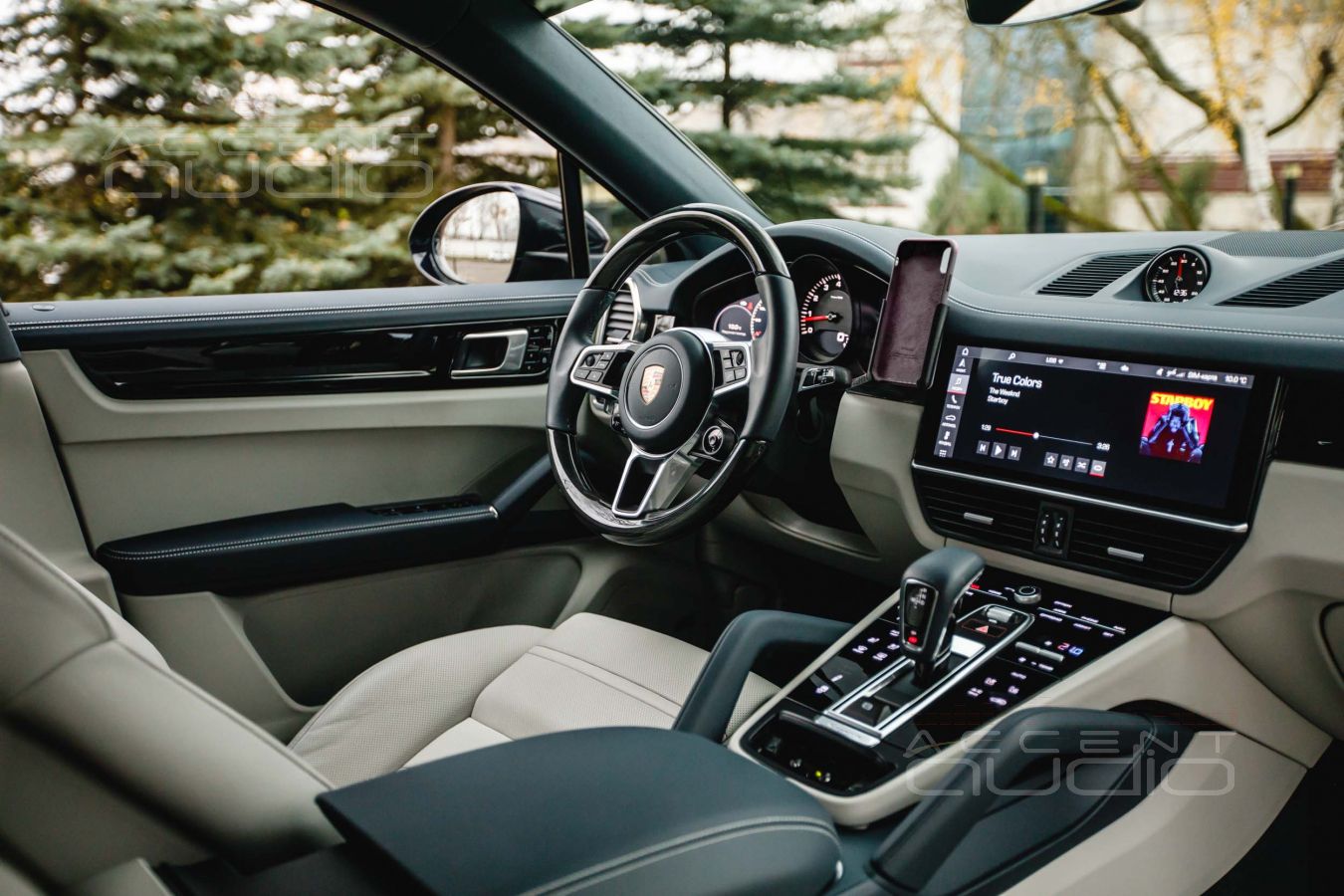 Крепление смартфона в Porsche Cayenne Coupe и его небольшой анонс