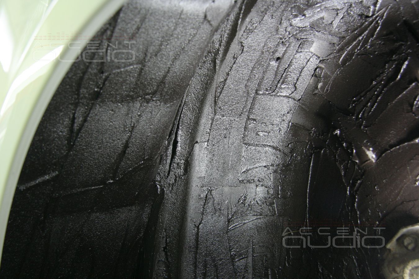 Шумоизоляция колесных арок на Jaguar XF