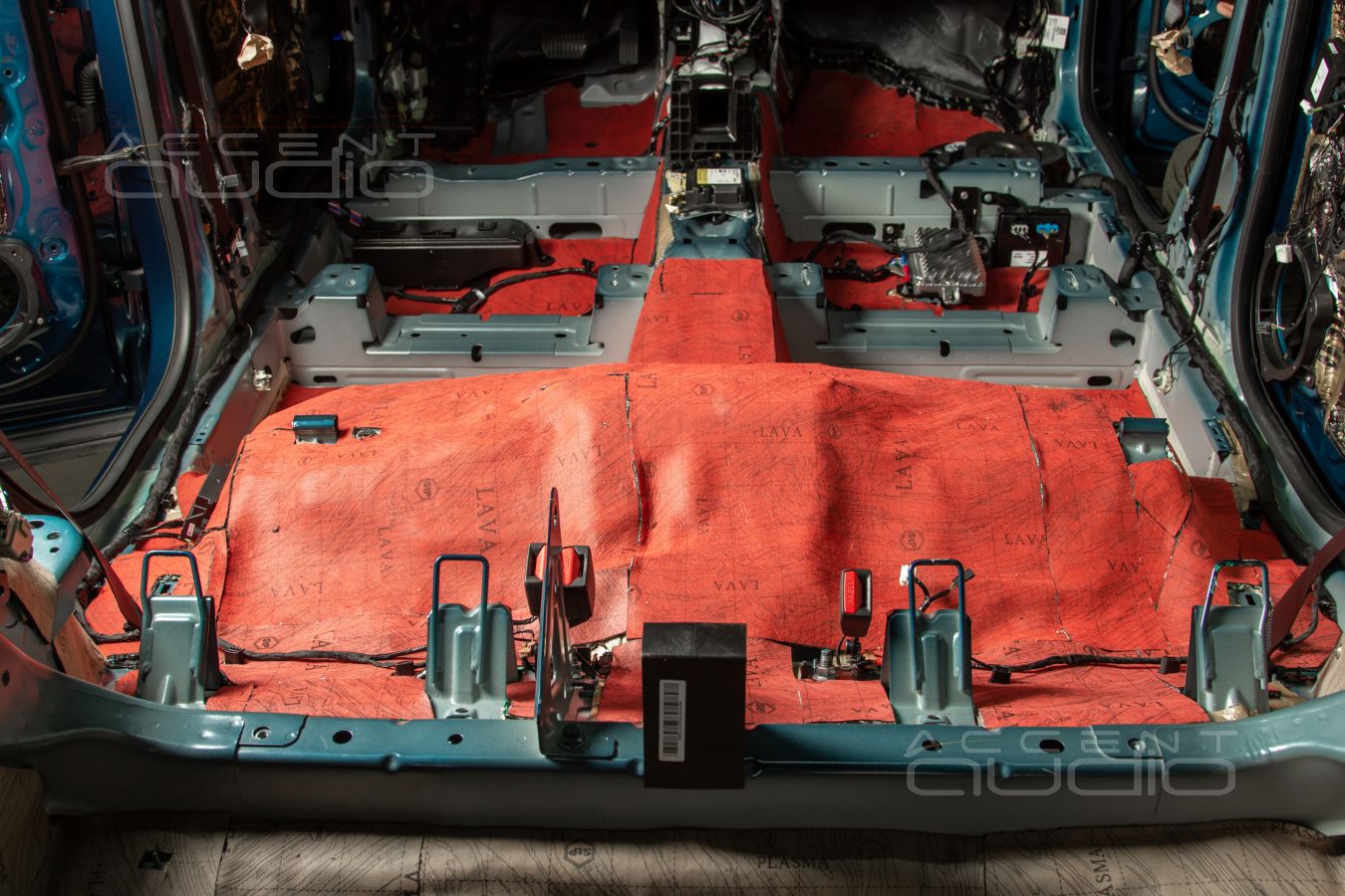 Шумоизоляция Geely Monjaro: материал второго слоя - выбираем лучшее !