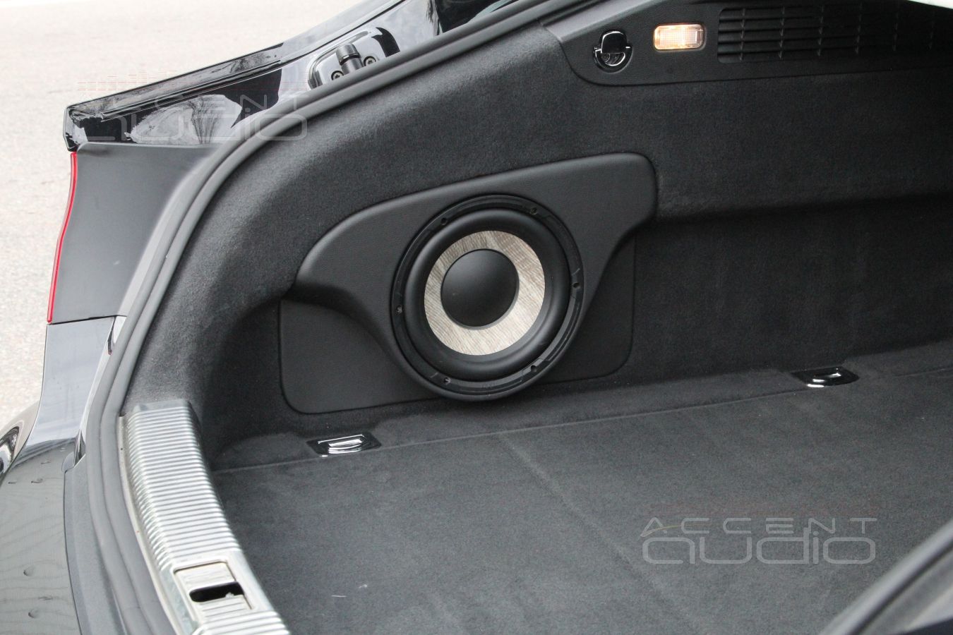 Сабвуфер-стелс в Audi A7