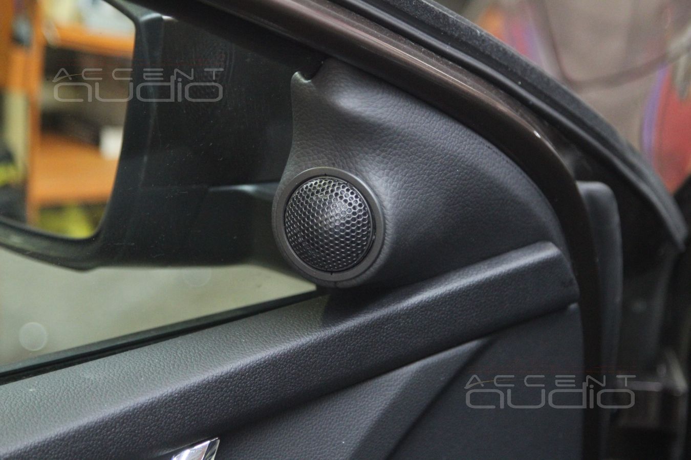 Установка твитеров в Skoda Octavia 3