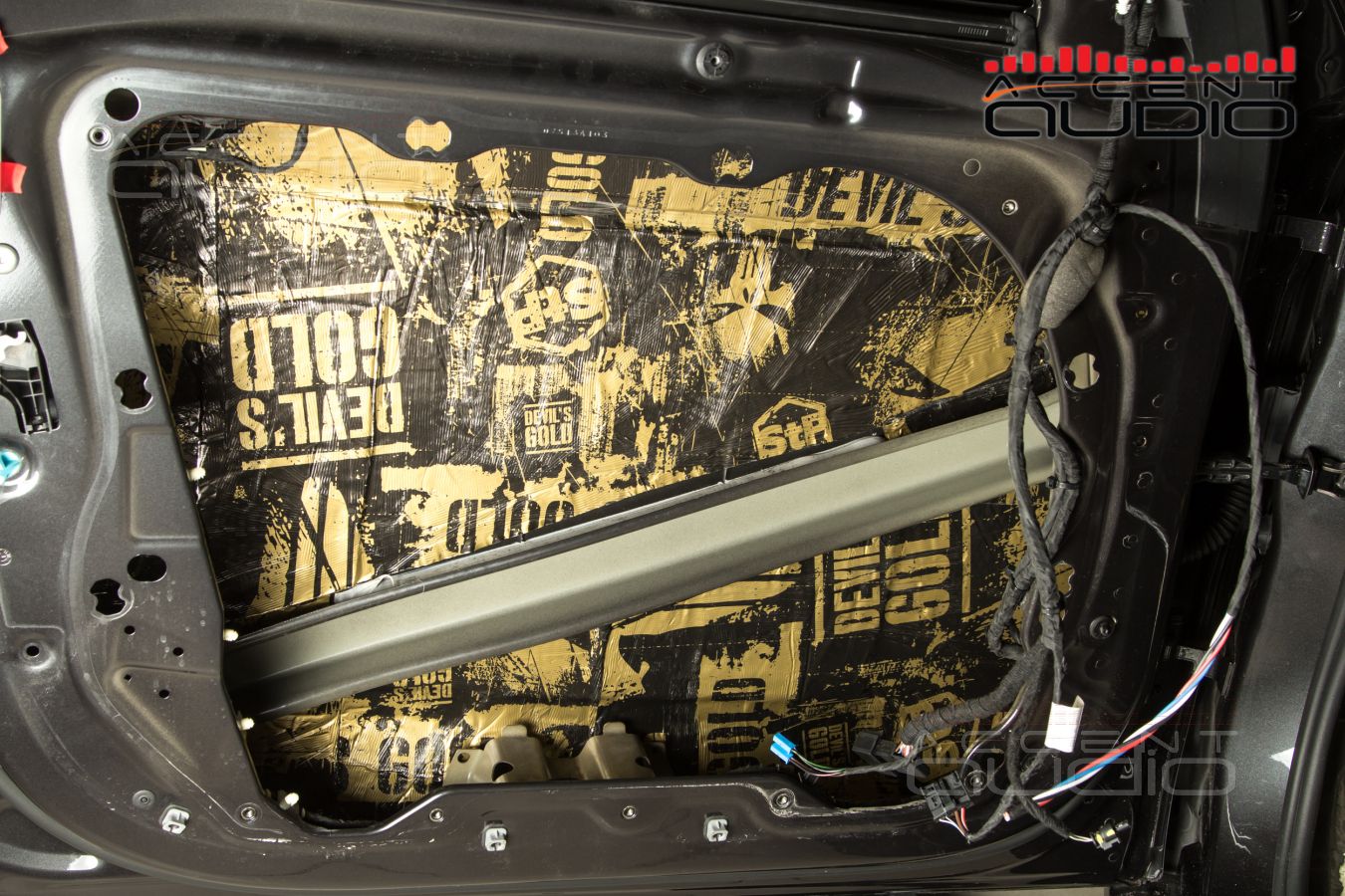 Среднечастотное звено в BMW X7 на динамиках Helix i7 – правильный штатный монтаж