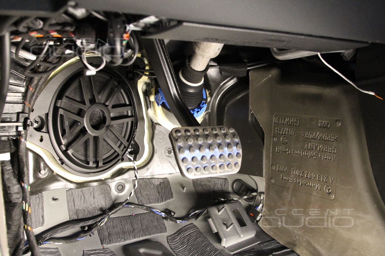 Eton UG MB 195L в Mercedes-Benz E200 – как дома