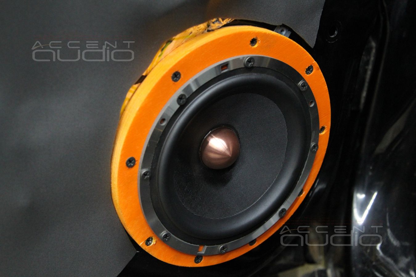 Установка акустики в Hummer H3