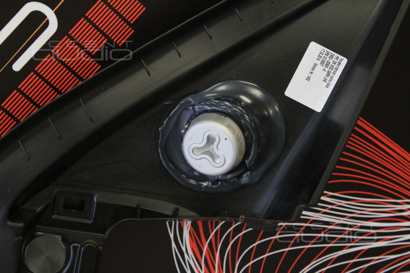 Установка роскошных пищалок в заводские места…….